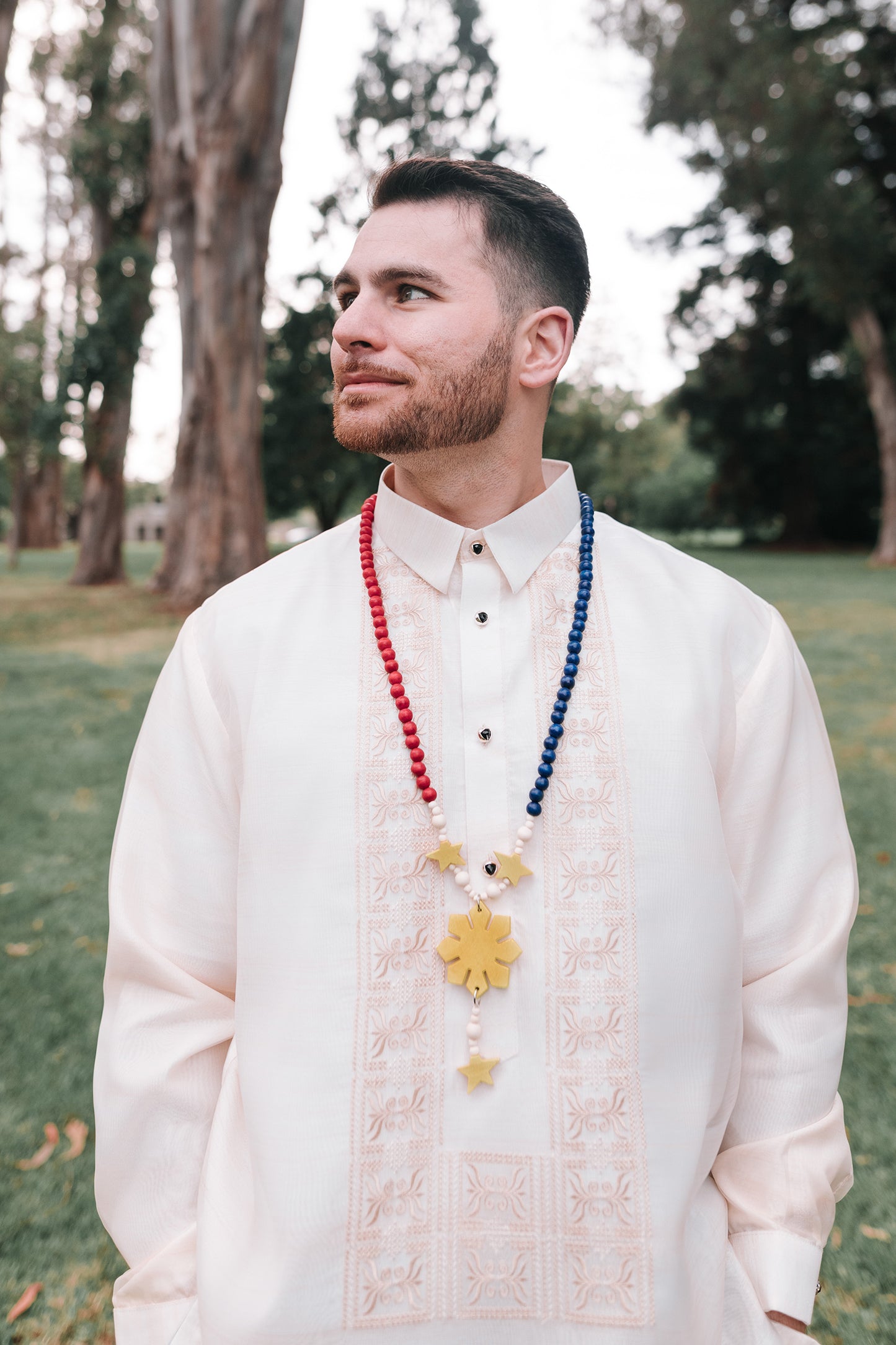 WOOD NECKLACE (RED/BLUE/YELLOW)